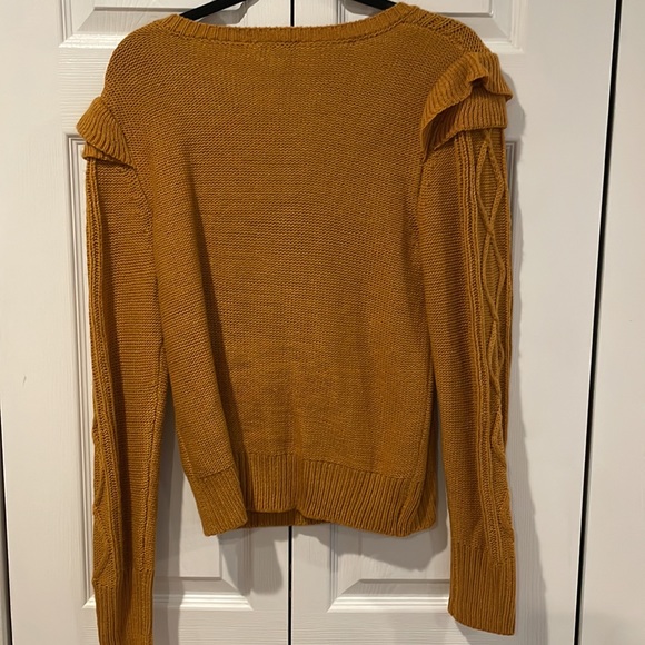 Jessica Simpson Mustard colored long sleeve size large - Picture 5 of 5